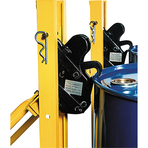 Manipulateur de baril, Pour 30 gal US (25 gal. imp.)/50 gal. US (41,6 gal. imp.)/80 gal. US (66,6 gal. imp.) St. Lawrence Industrial & Safety Supply