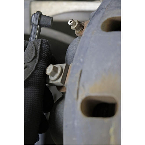 Trousse dentretien automobile et de purge de freins St. Lawrence Industrial & Safety Supply