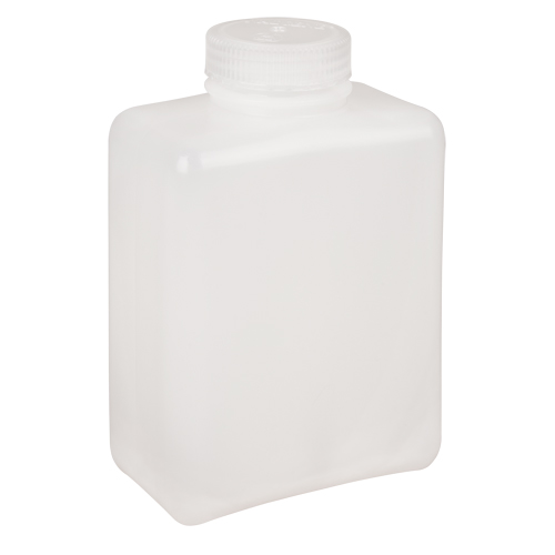 Bouteilles peu encombrantes &agrave; prise facile, Rectangulaire, 32 oz, Plastique St. Lawrence Industrial & Safety Supply