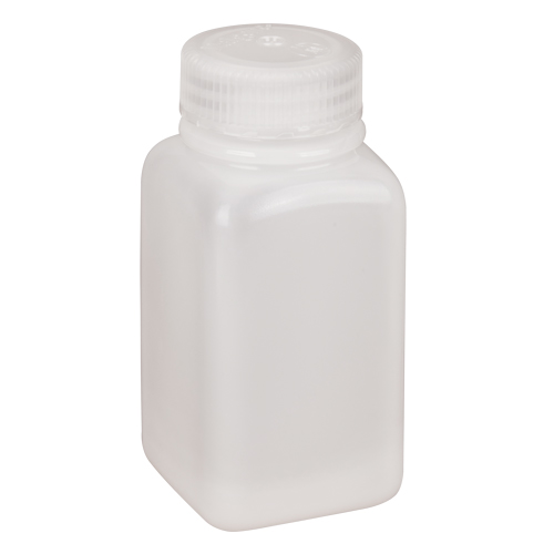 Bouteilles peu encombrantes &agrave; prise facile, Carr&eacute;e, 6 oz, Plastique St. Lawrence Industrial & Safety Supply
