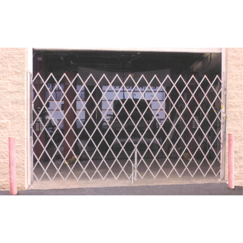 Barri&egrave;res de s&eacute;curit&eacute; galvanis&eacute;es repliables, Repliable simple fixe, 4' lo x 6' h d&eacute;ploy&eacute; St. Lawrence Industrial & Safety Supply