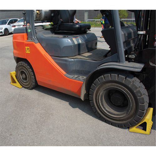 Cales-roue en fer St. Lawrence Industrial & Safety Supply
