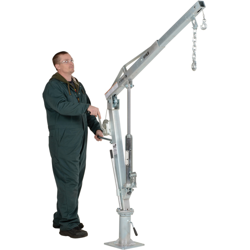 Grue &agrave; fl&egrave;che pour camion actionn&eacute;e par treuil, Capacit&eacute; de 500 lb (0,25 tonne), Limite de 99" St. Lawrence Industrial & Safety Supply