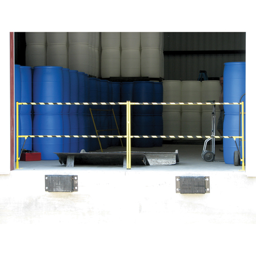 Barri&egrave;re &agrave; bascule de s&eacute;curit&eacute;, Simple, 6' lo x 42-5/8" h d&eacute;ploy&eacute; St. Lawrence Industrial & Safety Supply