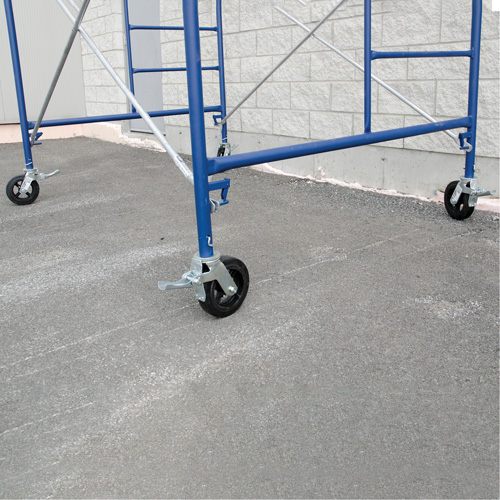 Tour d'&eacute;chafaudage compl&egrave;te avec roulettes, 66-2/10" p x 177-1/2" h St. Lawrence Industrial & Safety Supply