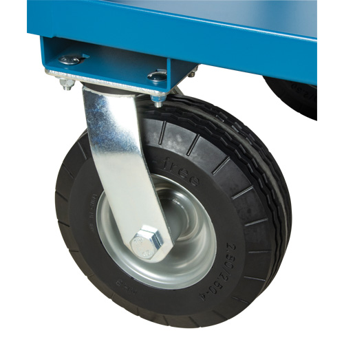  Chariot &agrave; tablettes pour l'ext&eacute;rieur, 3 Tiers, 18" la x 39" h x 33" p, Capacit&eacute; 1200 lb St. Lawrence Industrial & Safety Supply