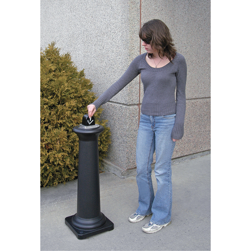 Cendriers Groundskeeper Tuscan, Sur pied, M&eacute;tal, Capacit&eacute; 1 gal. US, Hauteur 38-1/2" St. Lawrence Industrial & Safety Supply