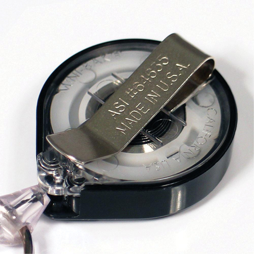Porte-insignes r&eacute;tractables pour carte d'identit&eacute; Mini-Bak, Plastique, C&acirc;ble 36", Fixation Agrafe de ceinture St. Lawrence Industrial & Safety Supply