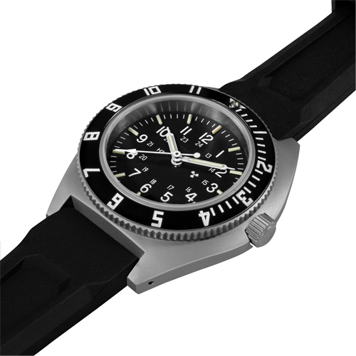 Montre Steel Navigator sur ensemble bracelet en caoutchouc noir de trois morceaux, Num&eacute;rique, &agrave; piles, 41 mm, Noir St. Lawrence Industrial & Safety Supply