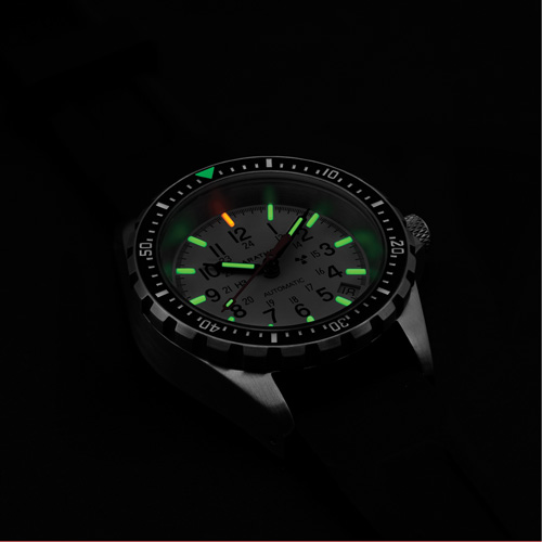 Montre automatique moyenne pour plongeur &eacute;dition arctique, Num&eacute;rique, &agrave; piles, 36 mm, Noir St. Lawrence Industrial & Safety Supply
