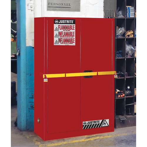 Armoire de rangement haute s&eacute;curit&eacute; avec barre en acier pour produits inflammables, 45 gal., 2 tablettes St. Lawrence Industrial & Safety Supply