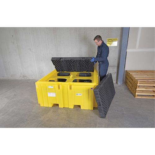 GRV Spill Pallet Plus avec drain, Capacit&eacute; de d&eacute;versement 365 gal. US, 62" x 62" x 28" St. Lawrence Industrial & Safety Supply