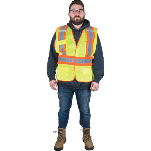 Veste d'arpenteur r&eacute;sistante aux flammes, Jaune lime haute visibilit&eacute;, Moyen, Polyester St. Lawrence Industrial & Safety Supply