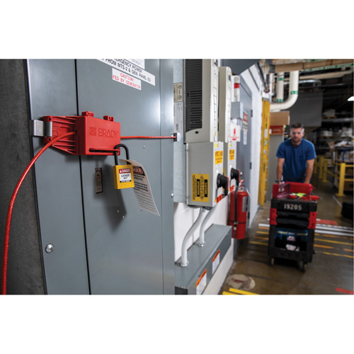 Dispositif de cadenassage pour tableau, Type Disjoncteur St. Lawrence Industrial & Safety Supply