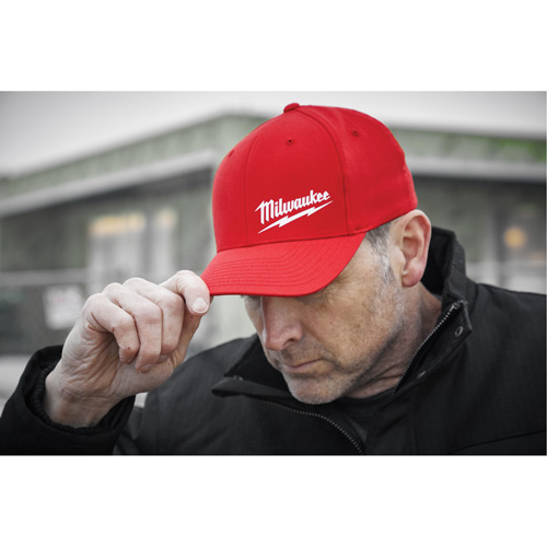 Casquette ajust&eacute;e Flexfit, Rouge, Poly-coton St. Lawrence Industrial & Safety Supply