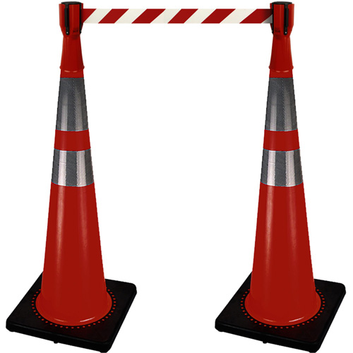 2308 Capuchon pour c&ocirc;ne de signalisation avec ruban de 10' pour barricade St. Lawrence Industrial & Safety Supply