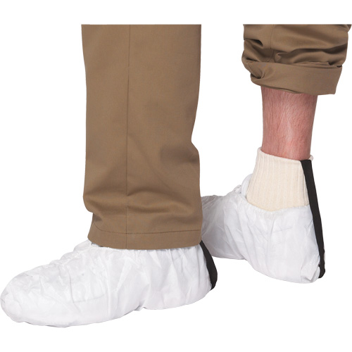 Couvre-bottes ProShield 30, Grand, Polypropyl&egrave;ne, Blanc St. Lawrence Industrial & Safety Supply