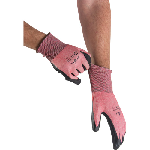 Gants &eacute;cologiques, l&eacute;gers, et r&eacute;sistants &agrave; la coupe, &agrave; haute dext&eacute;rit&eacute;, Taille 10, Calibre 18, Rev&ecirc;tement Mousse de nitrile, Enveloppe en Acier inoxydable/PEHP/rPET, ASTM ANSI niveau A4 St. Lawrence Industrial & Safety Supply