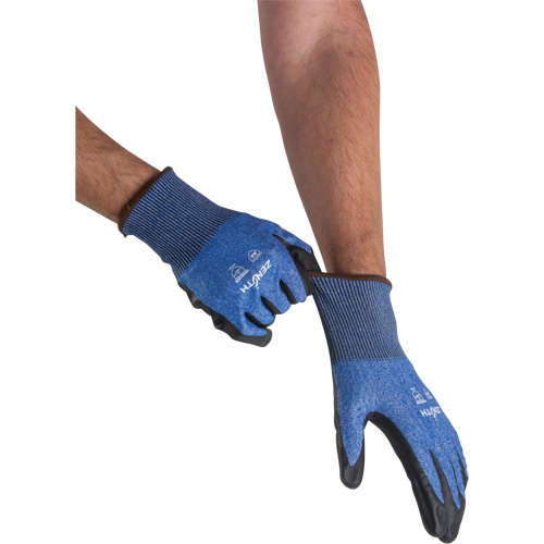 Gants l&eacute;gers et haute dext&eacute;rit&eacute; r&eacute;sistants &agrave; la coupe, Taille 10, Calibre 18, Rev&ecirc;tement Mousse de nitrile, Enveloppe en Acier inoxydable/PEHP/Tungst&egrave;ne, ASTM ANSI niveau A9 St. Lawrence Industrial & Safety Supply