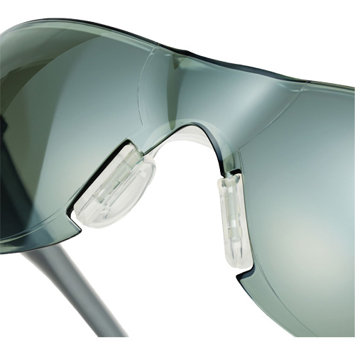 Lunettes de s&eacute;curit&eacute; Adapt Lite, Lentille Int&eacute;rieur/ext&eacute;rieur, Antibu&eacute;e/Anti-&eacute;gratignures, ANSI Z87+/R&eacute;pond ou surpasse la norme CSA Z94.3 St. Lawrence Industrial & Safety Supply