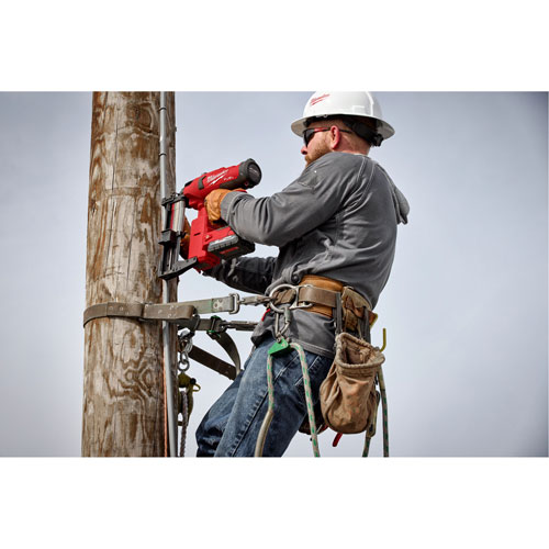 Ensemble agrafeuse pour cl&ocirc;ture utilitaire M18 Fuel, Agrafes 2"/1-1/2"/1-3/4" St. Lawrence Industrial & Safety Supply