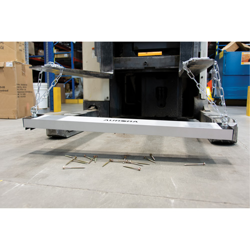 Balais de cour magn&eacute;tique, 36" la St. Lawrence Industrial & Safety Supply