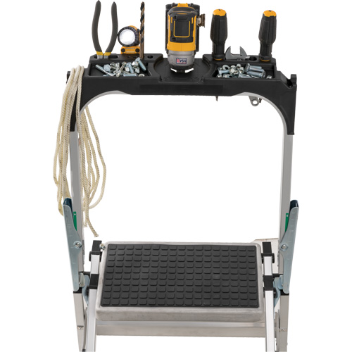 &eacute;chelle escabeau avec roues pivotantes, 4 marches, 44,25" x 22,13" x Hauteur 59" St. Lawrence Industrial & Safety Supply