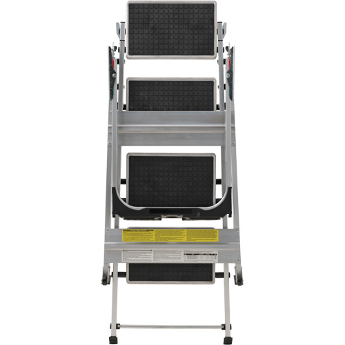 &eacute;chelle escabeau avec roues pivotantes, 4 marches, 44,25" x 22,13" x Hauteur 59" St. Lawrence Industrial & Safety Supply