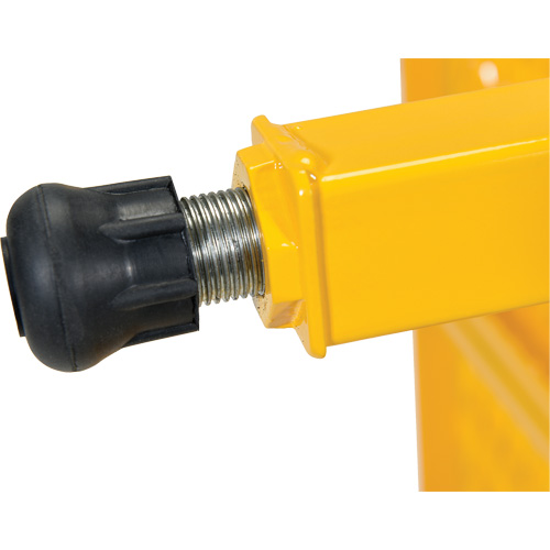 Plate-forme ajustable Step-Mate, 1 marche(s), 23-1/2" la x 19-9/16" lo x 16-1/2" h, Capacit&eacute; 500 lb St. Lawrence Industrial & Safety Supply