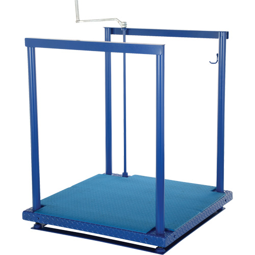 Ergonomic Posi-Crank Platform With Anti-Fatigue Mat, 36" W x 72" D, 500 lbs. Capacity, All-Welded St. Lawrence Industrial & Safety Supply
