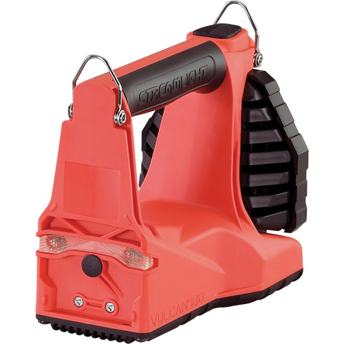 Syst&egrave;me de lanterne multifonctionnelle 180 Vulcan avec support pour v&eacute;hicule, DEL, 1200 lumens, 5.75 hres de fonctionnement, piles Rechargeable, Compris St. Lawrence Industrial & Safety Supply