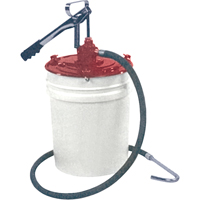 Pompes pour lubrification manuelle - Distributeurs doubles &agrave; levier, Zinc, 2,6 oz/course, Pour barils de 5 gal. St. Lawrence Industrial & Safety Supply