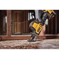 Scie alternative sans fil &agrave; une main Atomic (outil seulement), 20 V, Lithium-ion Bloc-pile, 2800 coups/min St. Lawrence Industrial & Safety Supply