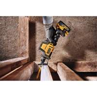 Scie alternative sans fil &agrave; une main Atomic (outil seulement), 20 V, Lithium-ion Bloc-pile, 2800 coups/min St. Lawrence Industrial & Safety Supply
