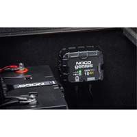 Chargeur de batterie embarqu&eacute; &agrave; 1 sortie de 10 amp&egrave;res GenPro10X1 Genius St. Lawrence Industrial & Safety Supply