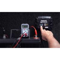 Chargeur de batterie embarqu&eacute; &agrave; 1 sortie de 10 amp&egrave;res GenPro10X1 Genius St. Lawrence Industrial & Safety Supply
