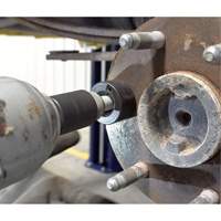 Outil d'installation de goujons de roue St. Lawrence Industrial & Safety Supply