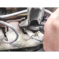 Pince pour retirer les capuchons de bougies d'allumage St. Lawrence Industrial & Safety Supply