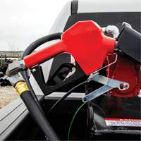 Pistolet de distribution automatique rouge pour essence St. Lawrence Industrial & Safety Supply