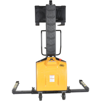 Gerbeur motoris&eacute; avec m&acirc;t &eacute;troit, Fonctionnement &eacute;lectrique, Capacit&eacute; 1500 lb, Lev&eacute;e max 63" St. Lawrence Industrial & Safety Supply