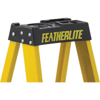 Escabeaux industriels robustes (s&eacute;rie 6900), 4', Fibre de verre, Capacit&eacute; 300 lb, Type 1A St. Lawrence Industrial & Safety Supply