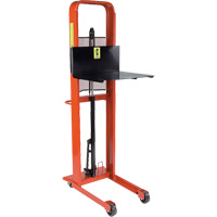 Gerbeur hydraulique &agrave; plateforme, M&eacute;canisme Pompe au pied, Capacit&eacute; de 1000 lb, Levage max de 80" St. Lawrence Industrial & Safety Supply
