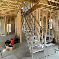 Escalier Smartstairs t&eacute;lescopique &agrave; 3-5 marches en aluminium St. Lawrence Industrial & Safety Supply