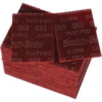 Tampons manuels Scotch-Brite 7447, Oxyde d'aluminium, 9" x 6", Grain Tr&egrave;s fin St. Lawrence Industrial & Safety Supply