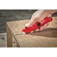 Couteau autor&eacute;tractable, 3/4", Acier, Prise en M&eacute;tal St. Lawrence Industrial & Safety Supply