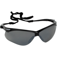 Lunettes de s&eacute;curit&eacute; Nemesis de Kleenguard, Lentille Miroir/Grise/fum&eacute;e, Anti-&eacute;gratignures, ANSI Z87+/R&eacute;pond ou surpasse la norme CSA Z94.3 St. Lawrence Industrial & Safety Supply
