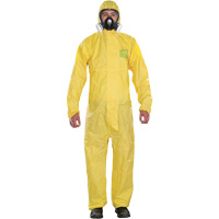 Combinaisons jetables pour usage mod&eacute;r&eacute; Microchem, Petit, Jaune, Polypropyl&egrave;ne St. Lawrence Industrial & Safety Supply