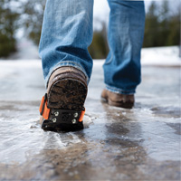 Dispositif de traction Midcleat, Acier, Traction Crampon, Taille unique St. Lawrence Industrial & Safety Supply