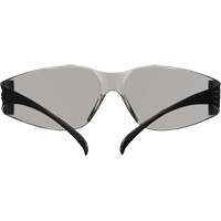 Lunettes de protection de s&eacute;rie 100 SecureFit, Lentille Gris/Int&eacute;rieur/ext&eacute;rieur, Antibu&eacute;e/Anti-&eacute;gratignures, ANSI Z87+/R&eacute;pond ou surpasse la norme CSA Z94.3 St. Lawrence Industrial & Safety Supply