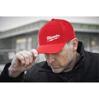 Casquette ajust&eacute;e Flexfit, Rouge, Poly-coton St. Lawrence Industrial & Safety Supply